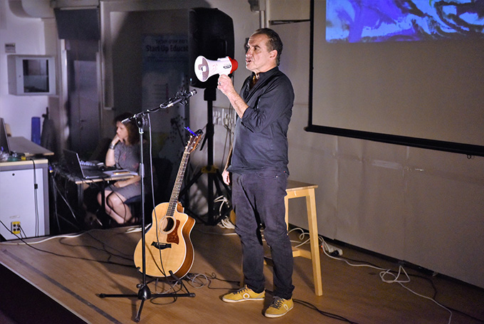 המורה לאמנות בן לניצולי שואה הכין את תלמידיו למסע לפולין